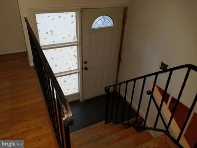 9232 Rolling View Dr, Lanham, MD 20706 - photo 7