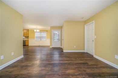 117 Bramblewood Dr, Statesville, NC 28625 - photo 2