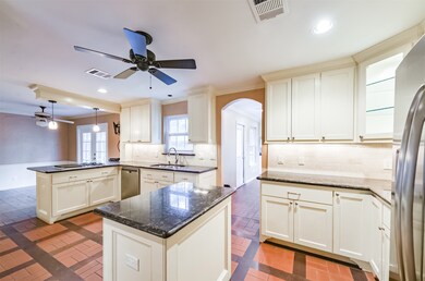 13911 Perthshire Rd, Houston, TX 77079 - photo 4