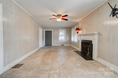 636 Hillcrest Dr, Shelby, NC 28150 - photo 5