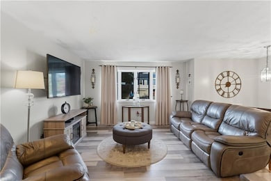 37 Carriage Rd, Cranston, RI 02920 - photo 6