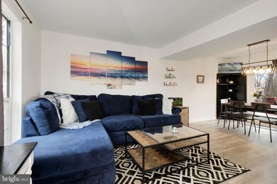 6832 Littlewood Ct, Sykesville, MD 21784 - photo 2