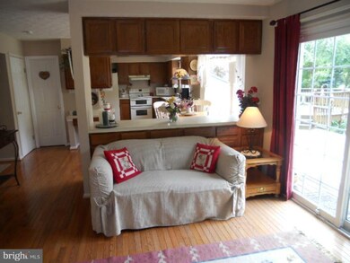 8306 Gentle Brook Ct, Laurel, MD 20723 - photo 5