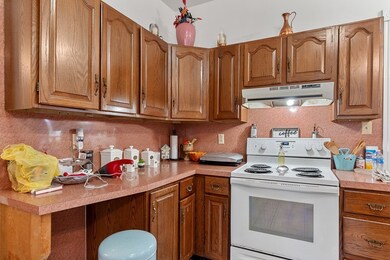 17 W Main St, Millers Falls, MA 01349 - photo 5