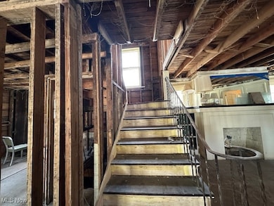 311 E 241st St, Euclid, OH 44123 - photo 2