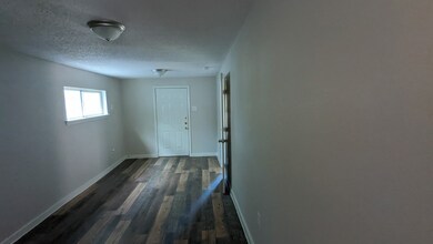 4601 Leffingwell St unit B, Houston, TX 77026 - photo 4