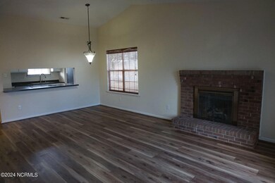 101 Creekview Dr, Jacksonville, NC 28540 - photo 6