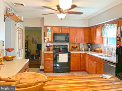 755 Pomander Ave, Reading, PA 19606 - photo 3