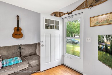 06-628-Wayland-Ave-WindowStill-Real-Esta