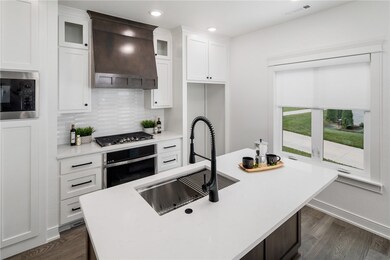 114 NW Oz Village Dr, Bentonville, AR 72712 - photo 7