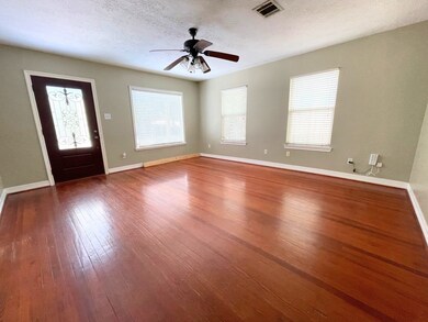 906 Tabor St, Houston, TX 77009 - photo 4