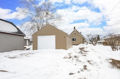 722 Fisher Ave, Superior, WI 54880 - photo 3