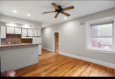 10 Henchman St unit 3R, Boston, MA 02113 - photo 4