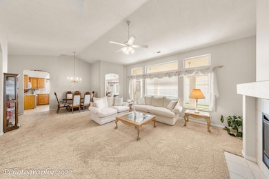 OPEN AREA FOR GREAT RM & DINING
