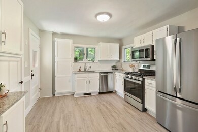 41 Cherry St, Easthampton, MA 01027 - photo 3