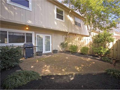 Very large patio with beautiful landscaping !