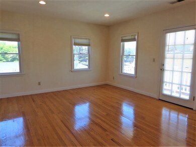 17 B Pleasant St unit 17B, Newton, MA 02459 - photo 5