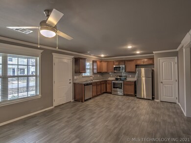421 N Cherokee Ave, Claremore, OK 74017 - photo 6