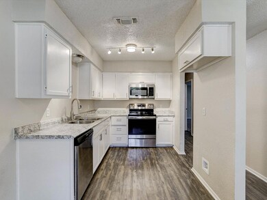 7704 Jamie Renee Ln, North Richland Hills, TX 76182 - photo 6