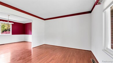 165 Lisa Ct, White Lake, MI 48386 - photo 6