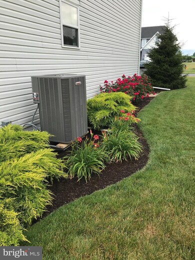 601 Franklin Square Dr, Chambersburg, PA 17201 - photo 5