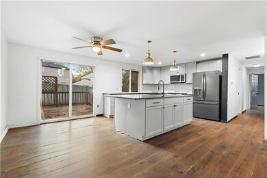 425 Worthington Hills Ct, Roswell, GA 30076 - photo 2