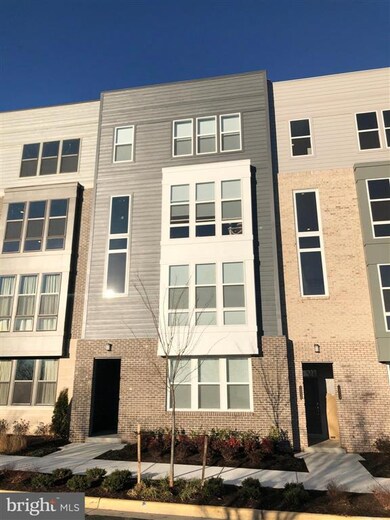 13338 Arrowbrook Centre Dr, Herndon, VA 20171 - photo 2