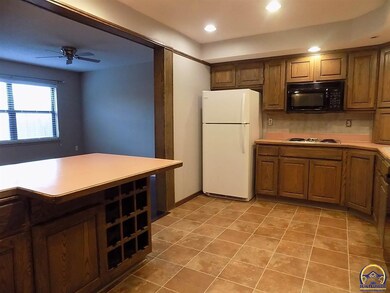 3204 SW Randolph Ave, Topeka, KS 66611 - photo 4