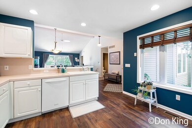 2224MeadowglenNE-3