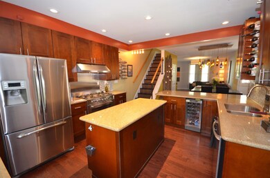 1051 Hamlet Short North Italian Village