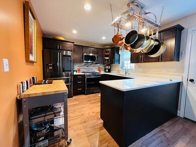 40 Winchester Ln unit 5, Fall River, MA 02721 - photo 4