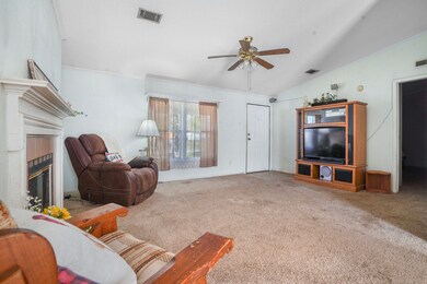 Living area 
21424 Ruth Drive
