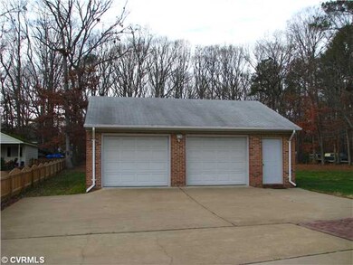 Parking Lot/Garage