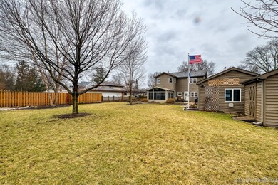 2202 Bluebird Ln, Rolling Meadows, IL 60008 - photo 5