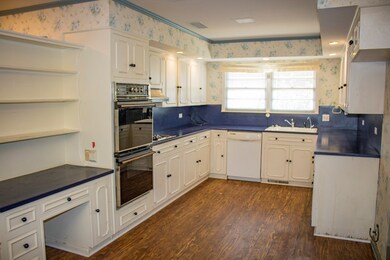 2100 Oaklawn Dr, Midland, TX 79705 - photo 5