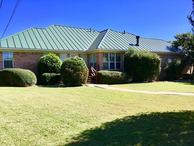 1008 Avenue C, Fredericksburg, TX 78624 - photo 2