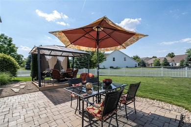 12626 Sequoia Stone Ct, Fishers, IN 46037 - photo 5