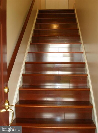 43114 Watercrest Square unit 200, Chantilly, VA 20152 - photo 4