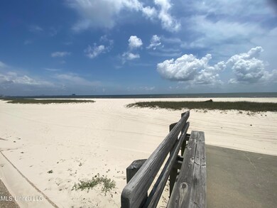 beach at end of street