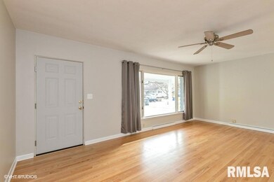 1916 Elmwood Dr, Bettendorf, IA 52722 - photo 2