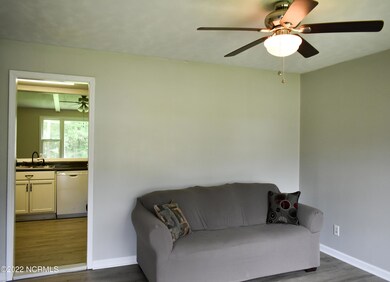 706 Dennis Rd, Jacksonville, NC 28546 - photo 3