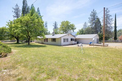 512 Board Shanty Creek Rd, Grants Pass, OR 97527 - photo 2