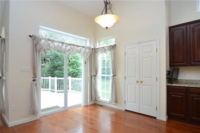 Kitchen dining area