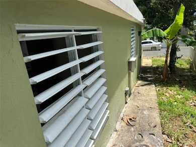 140 Ramon Torres, Florida, PR 00650 - photo 4