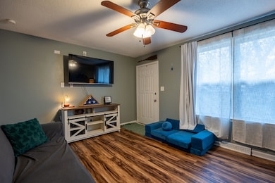 408 Newman Dr, Clarksville, TN 37042 - photo 4