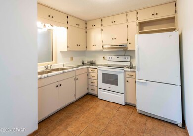 622 3rd Ave NW, East Grand Forks, MN 56721 - photo 6