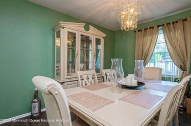 07_9RemsenDr_369001_DiningRoom_HiRes