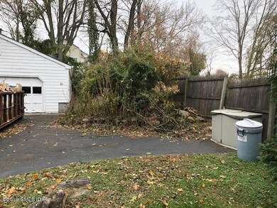 Right of Garage
