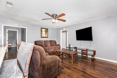 1642 Ash St, Grand Prairie, TX 75050 - photo 2