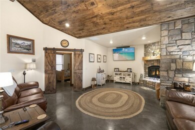 14435 N Ua Beef Farm Rd, Fayetteville, AR 72704 - photo 5